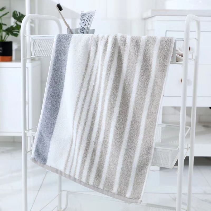 It can instantly suck up half a towel Application Scenario