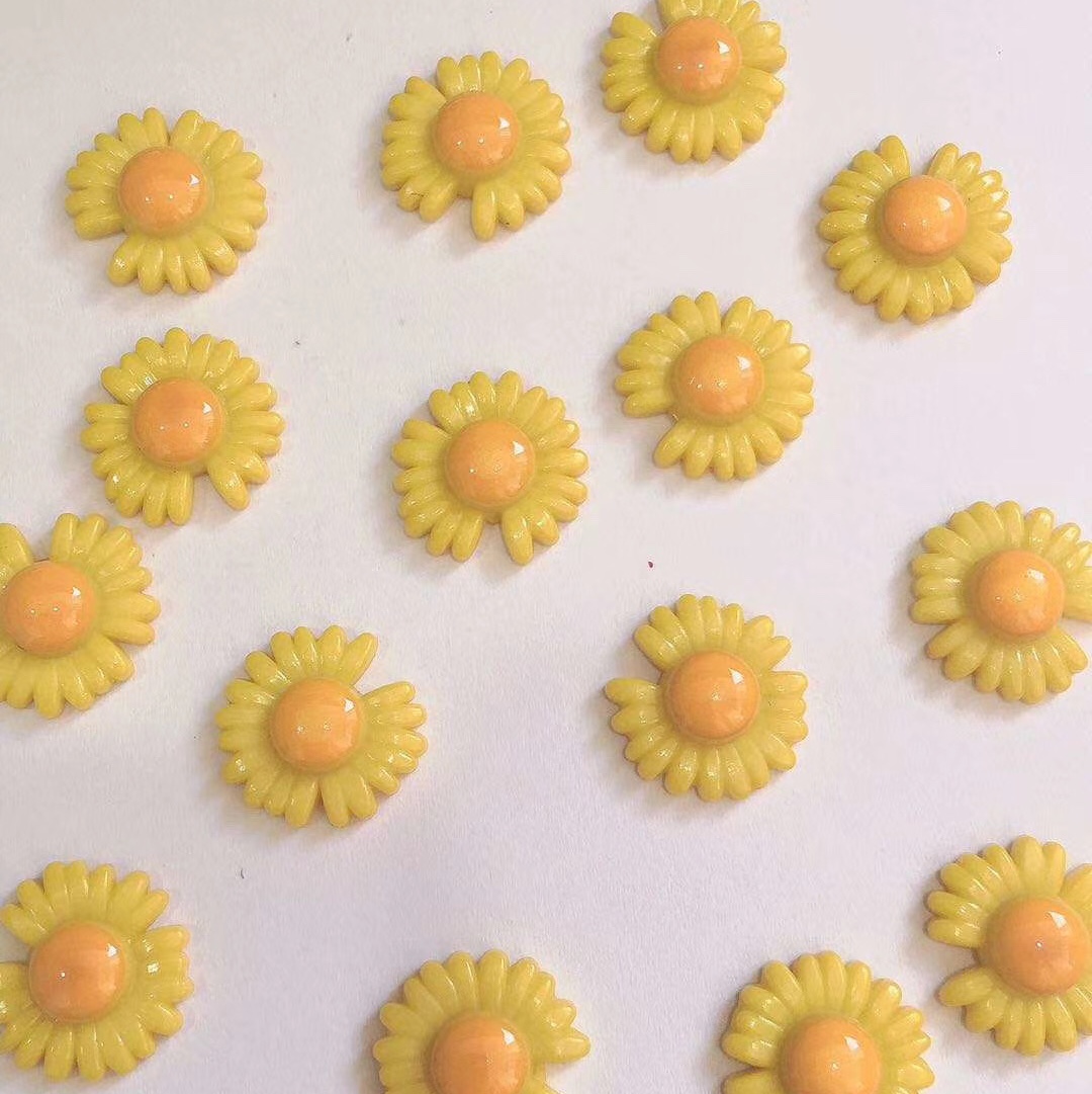 14mm菊花 雏菊🌼点钻滴胶ABS塑料水钻全自动要钻双层花点钻服装鞋饰品配件DIY钻塑料机打钉适合花边 头饰 耳钉 布艺 1000个每包详情8