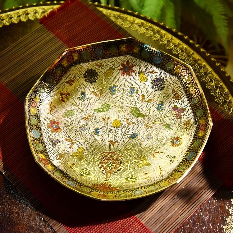 Hand-painted octagonal copper plate, Indian imported creative fruit plate, home decoration, modern dining table and coffee table ornaments Application Scenario