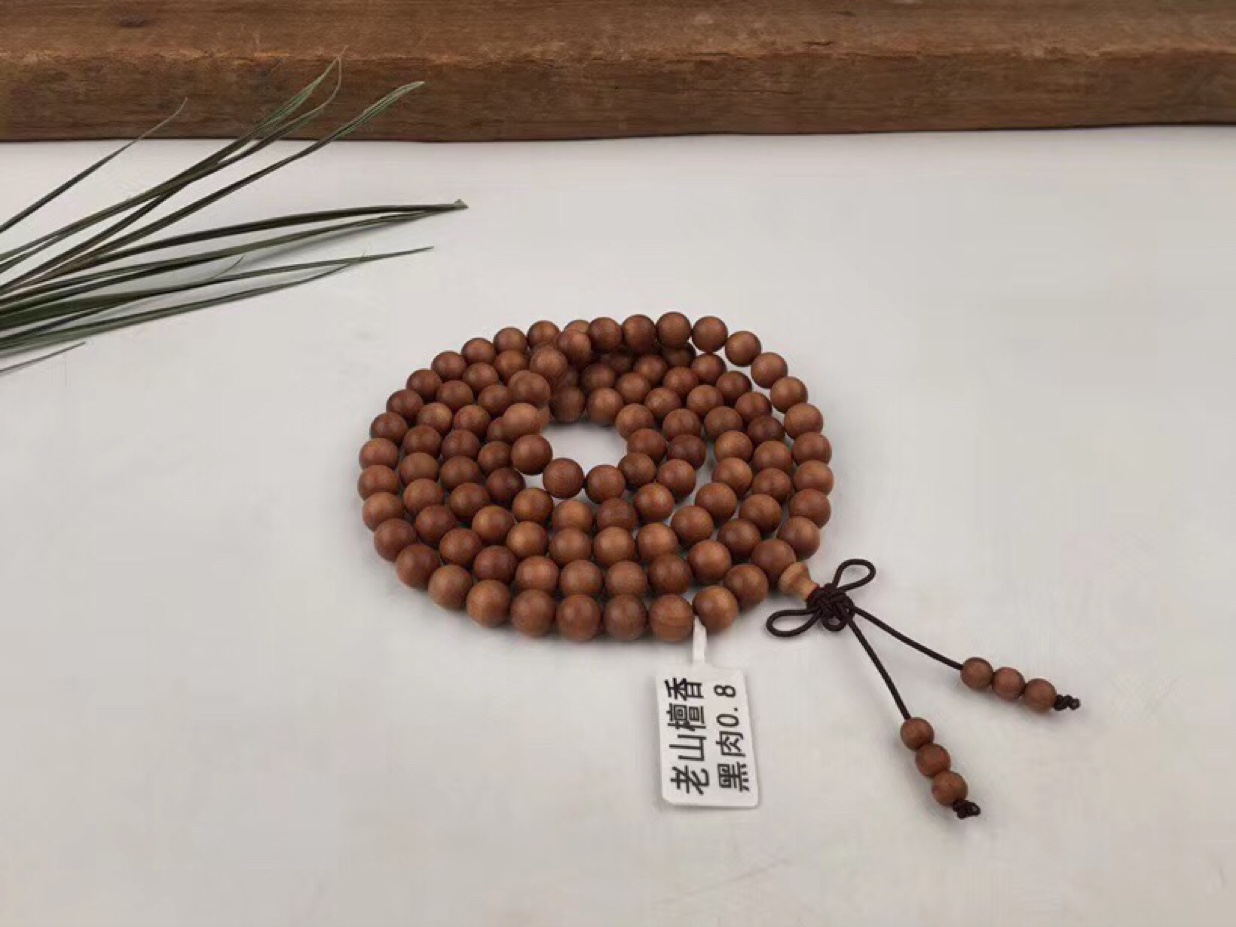 (Premium) Indian Old Mountain Sandalwood Black Meat 0.8 (108 pieces)! Both floating and sinking are in stock! [Bowing] Solemnly promise: No adulteration, no coloring, no high selling price, tenfold compensation for any fake! Specification image