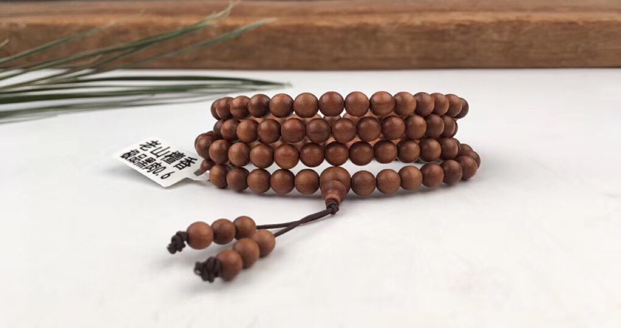 108 pieces of 0.6mm Indian sandalwood bracelet neck details Picture
