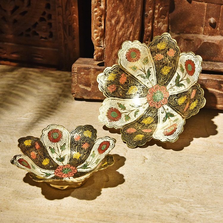 Two-piece set of hand-painted black and white lotus-shaped copper plates, all copper, daily necessities, fruit plates, in two colors detail image 1