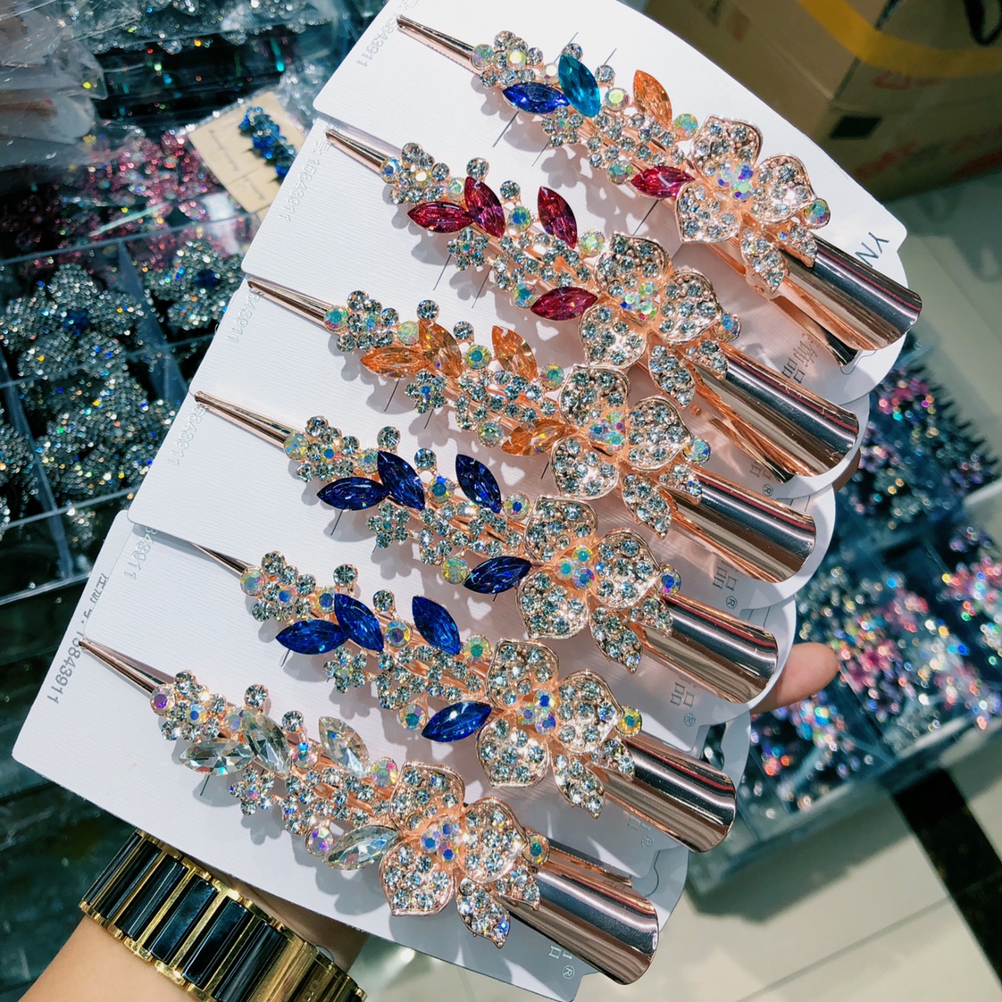 Explosive Crystal Tight Diamond Horn Clip undefined