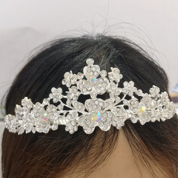 Water diamond crown Korean-style accessory, a fashionable and trendy ladies' accessory
