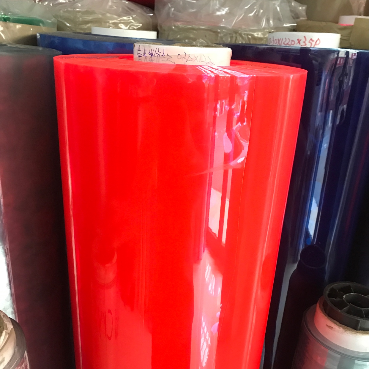 PVC超透彩色荧光膜 0.30*1220 荧光粉红 5.28元/米 7色套