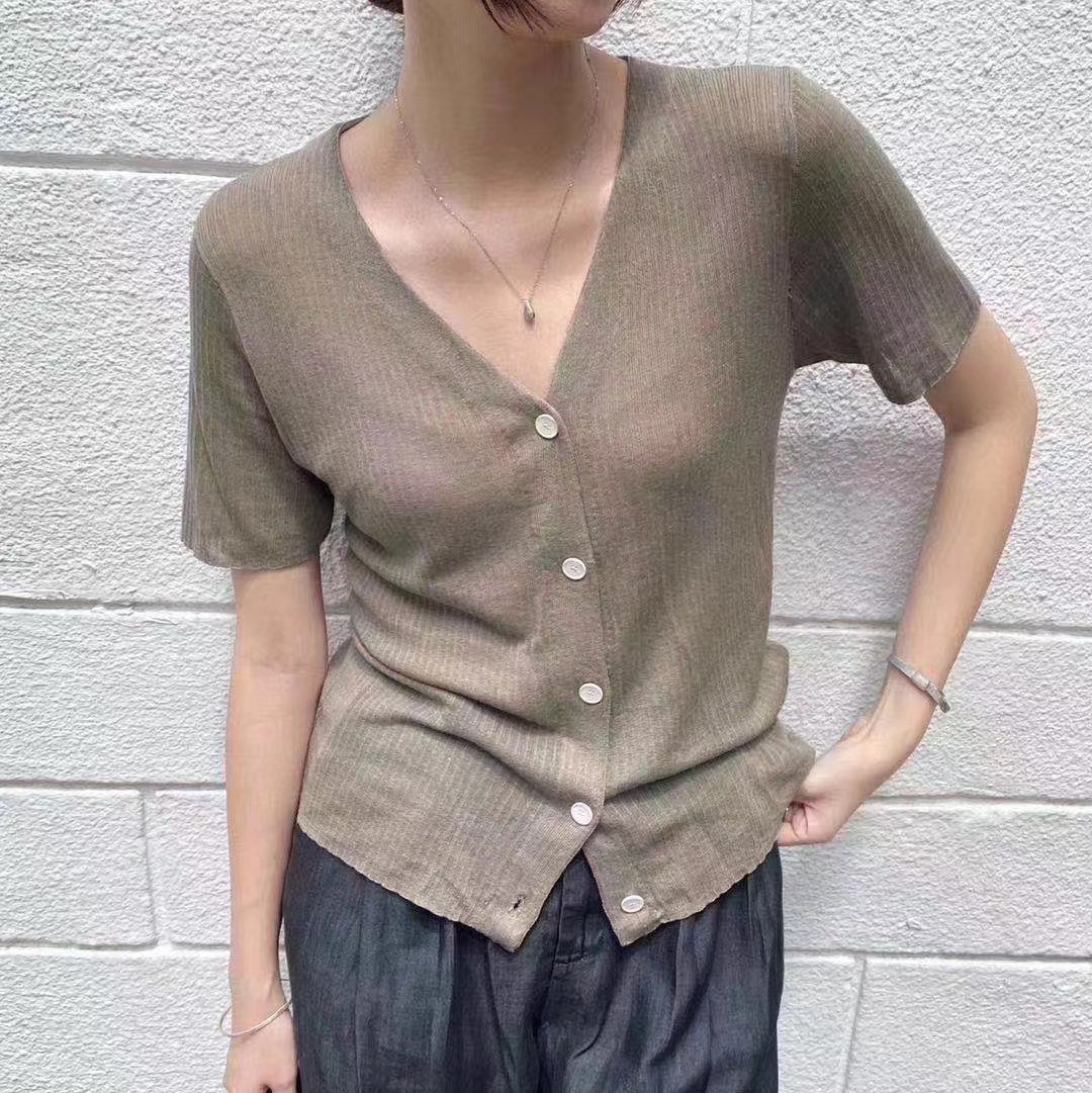 Women's knitted cardigan