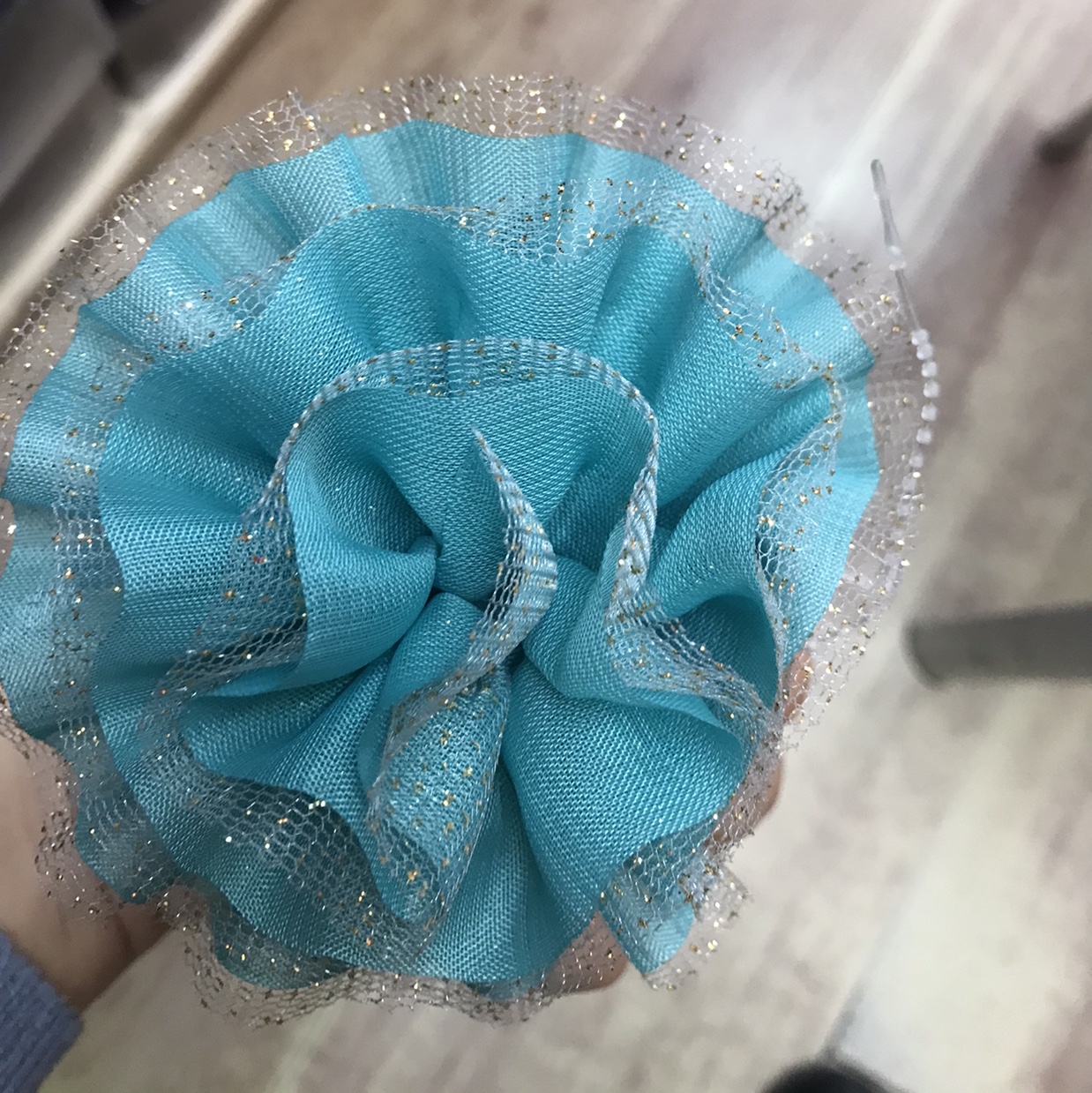 Blue and green with a headflower clip thumbnail