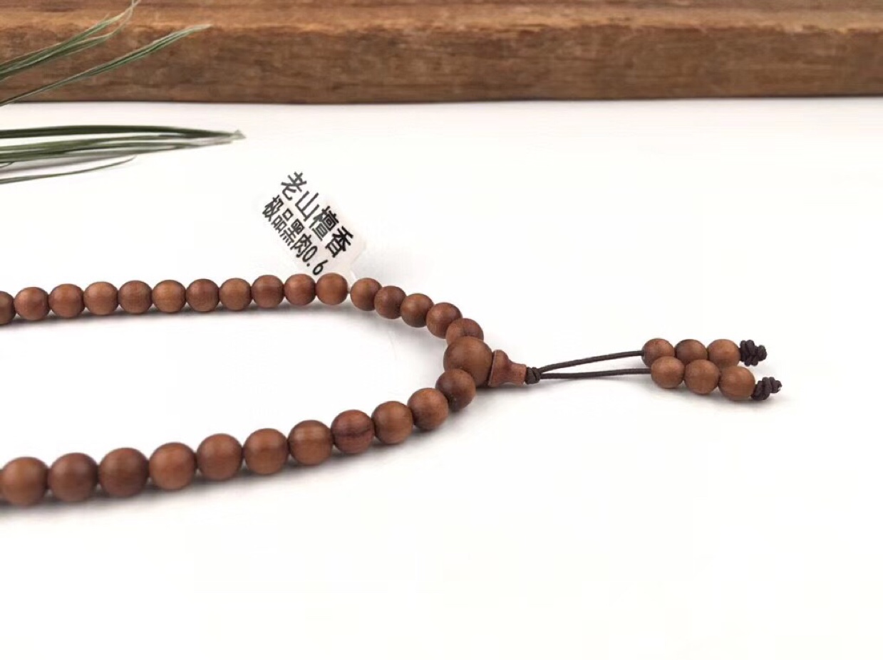 108 pieces of 0.6mm Indian sandalwood bracelet neck Specification image