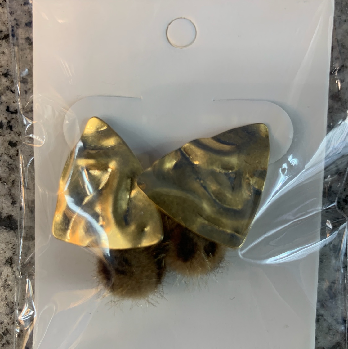 毛球耳环