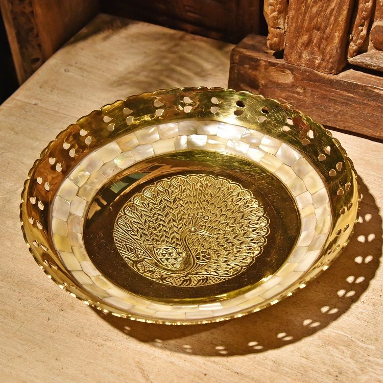 Brass shell inlaid fruit plate, Indian imported metal fruit plate, villa home decoration, dining table and coffee table ornaments, large details Picture