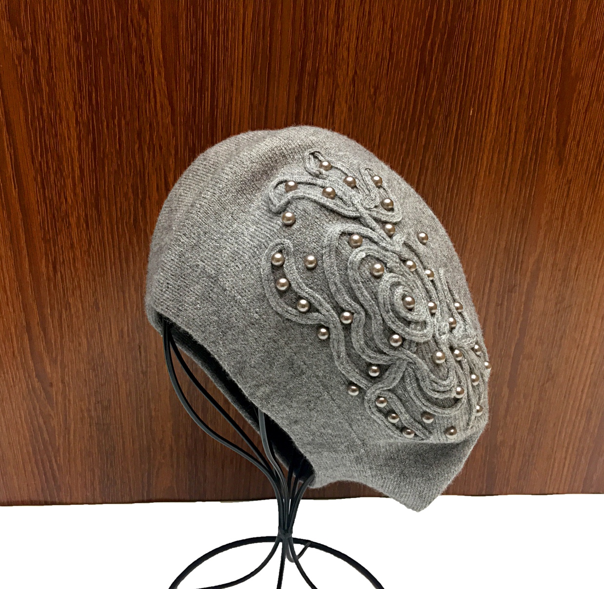 Cashmere knitted handmade pearl oyster hats, one-piece hats for men, grandmothers and grandfathers, wool hats, fashionable Application Scenario