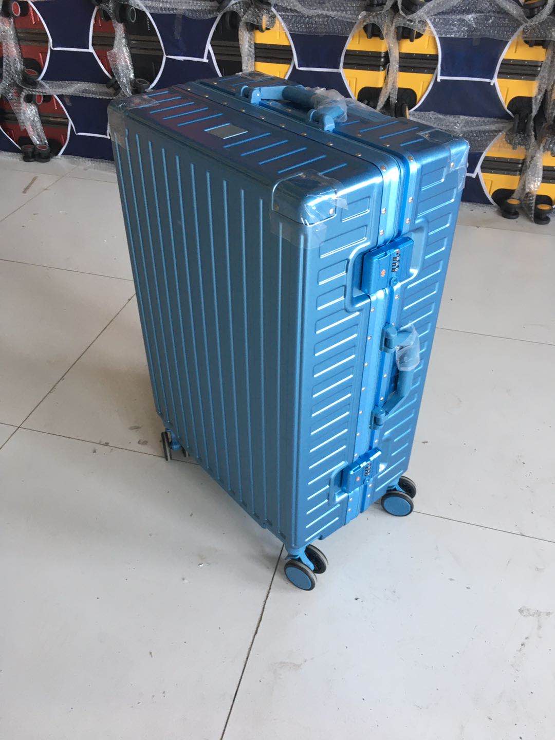 Weekangaroo T051# suitcase, 20-inch and 24-inch complete set of aluminum frame universal wheels, alloy silent wheels, business and leisure carry-on suitcase, student suitcase undefined