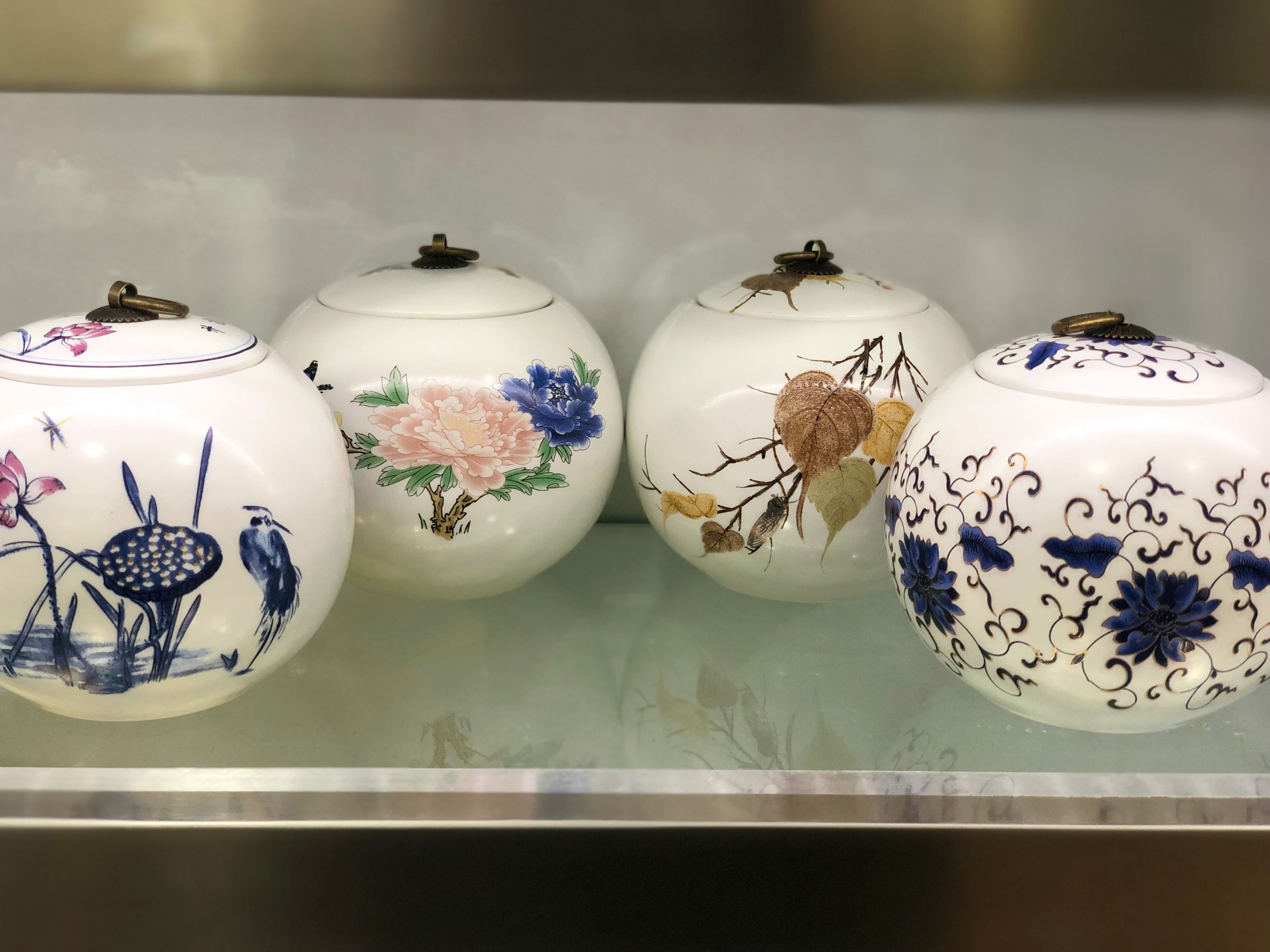 Kunkun Ceramics Large and large-capacity tea canister, retro and elegant style, sealed with lid, household storage canister, white porcelain tea canister, Pu 'er tea hand-painted ceramic tea canister 041 detail image 2