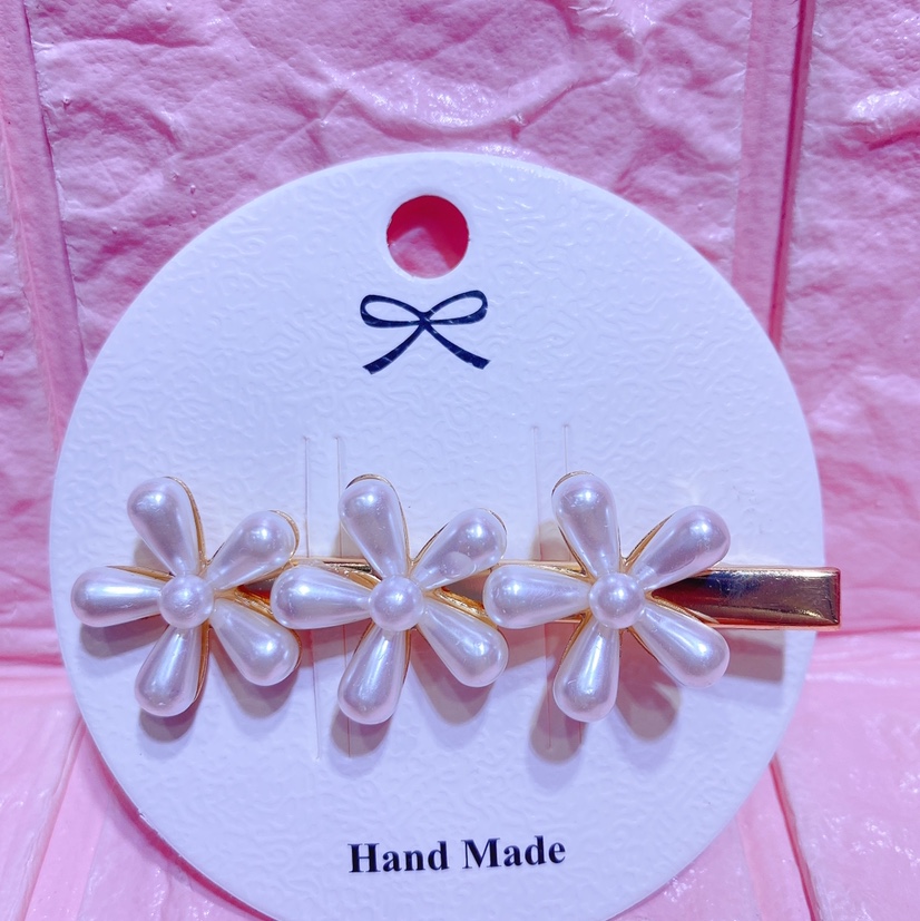 Internet-famous pearl hair clips