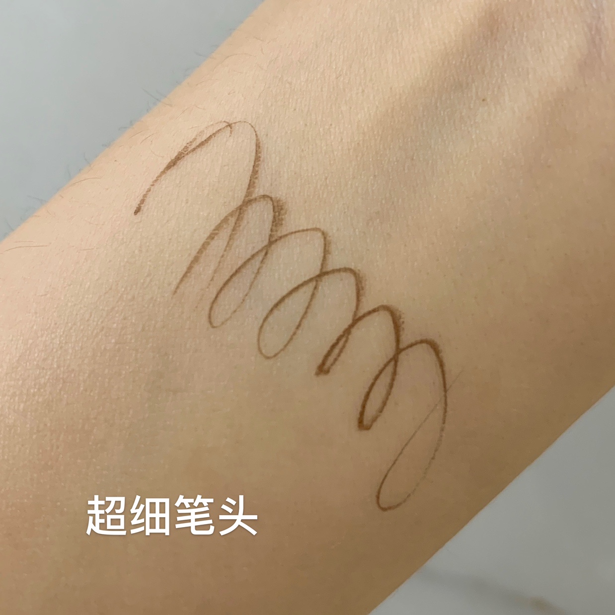 Hot New Waterproof Not Easy To Halo Makeup Eyeliner Imported Fine Feather Head Liquid Eyeliner Domestic Cosmetics Wholesale details Picture