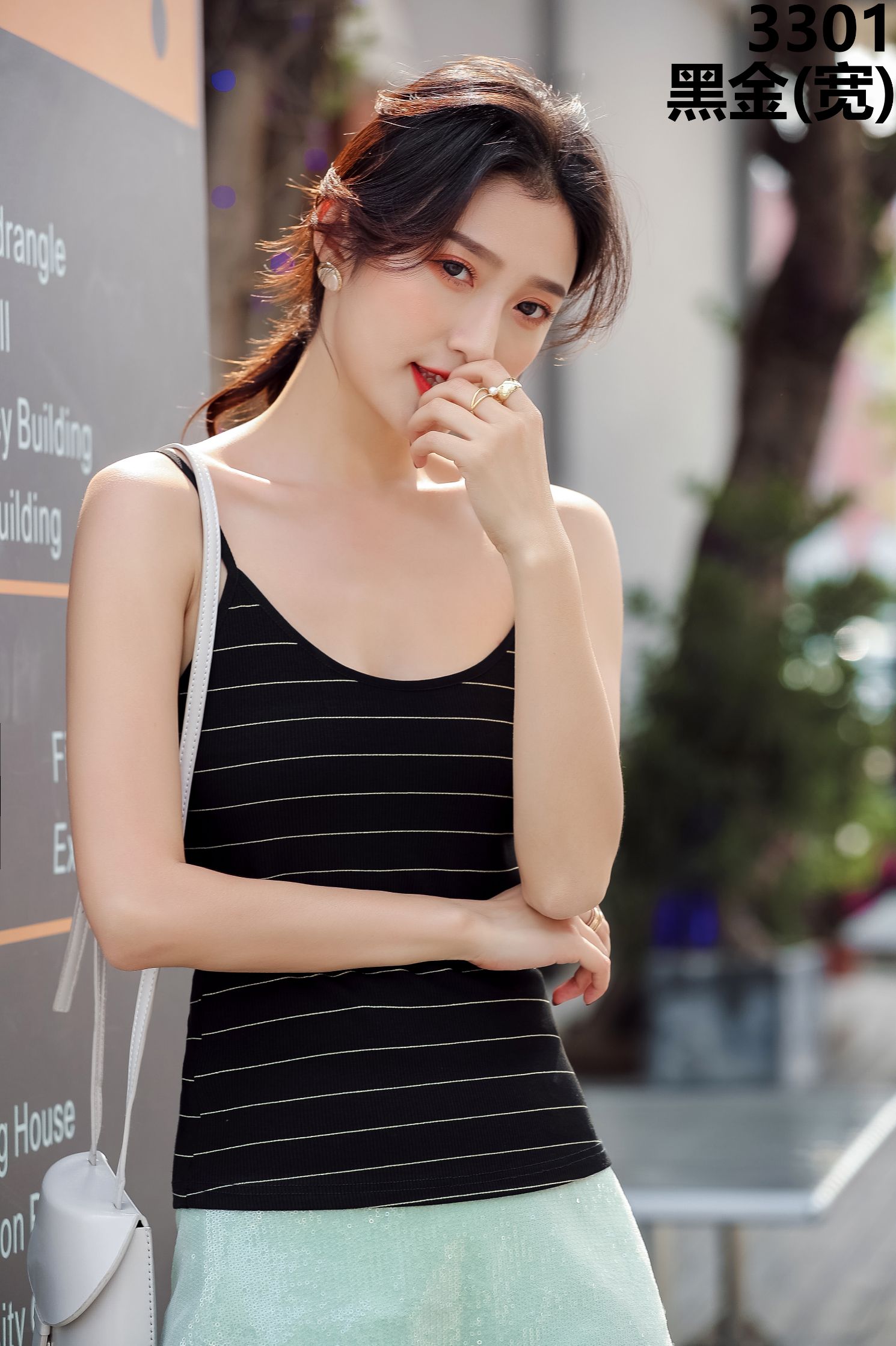 Halter Vest Female Summer Wear Loose Large Size Sleeveless Top Female Silk Satin Inside With A Base Small Shirt details Picture