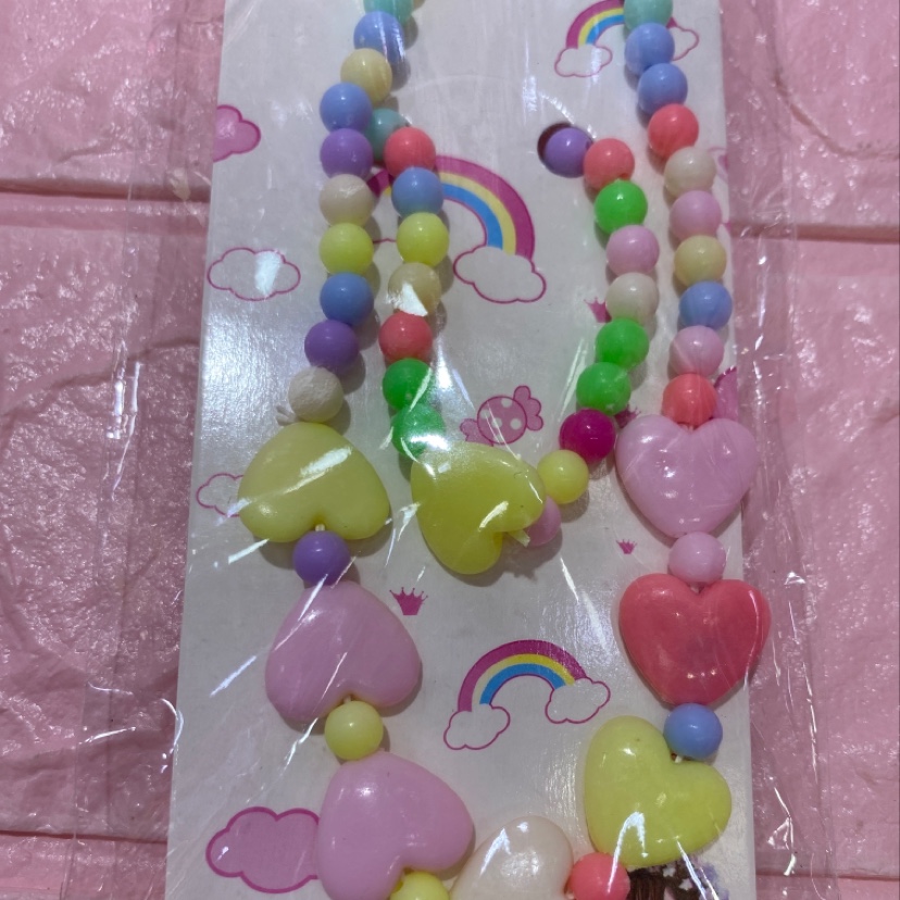 A two-piece set of children's colorful necklace, heart-shaped solid color necklace and bracelet, warm and cozy Specification image