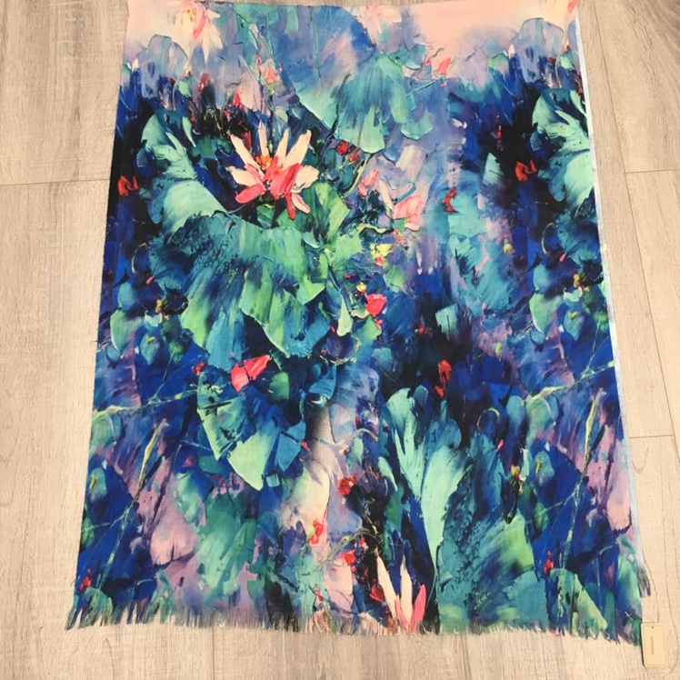 Women's spring thumbnail