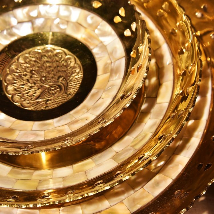 Brass shell inlaid fruit plate, Indian imported metal fruit plate, for villa home decoration, table and coffee table ornaments details Picture