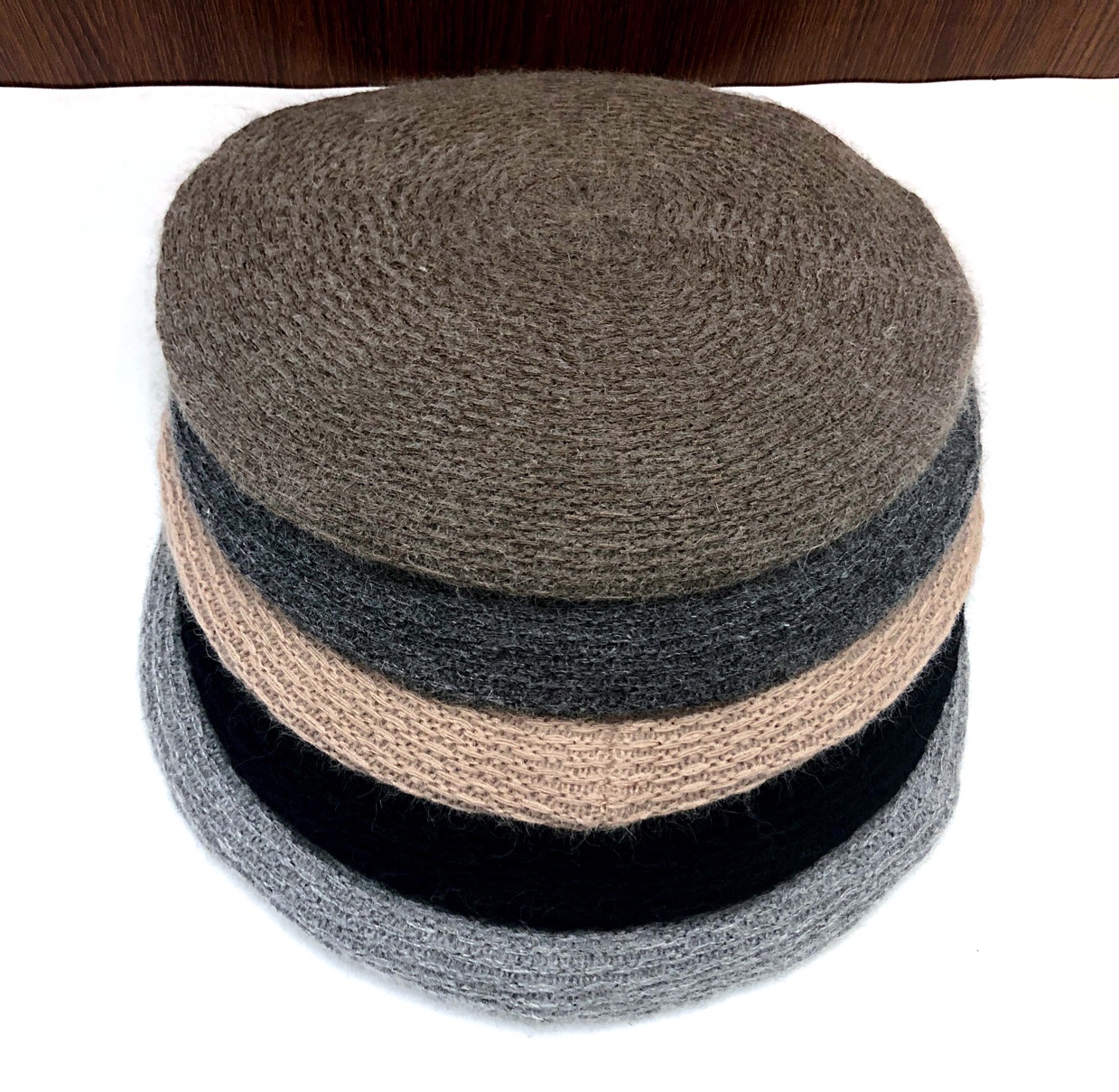 Angolan rabbit hair knitted corn fashion beret hat-style one-piece hat, suitable for both men and women, wool winter hat for grandpa and grandma Item Picture