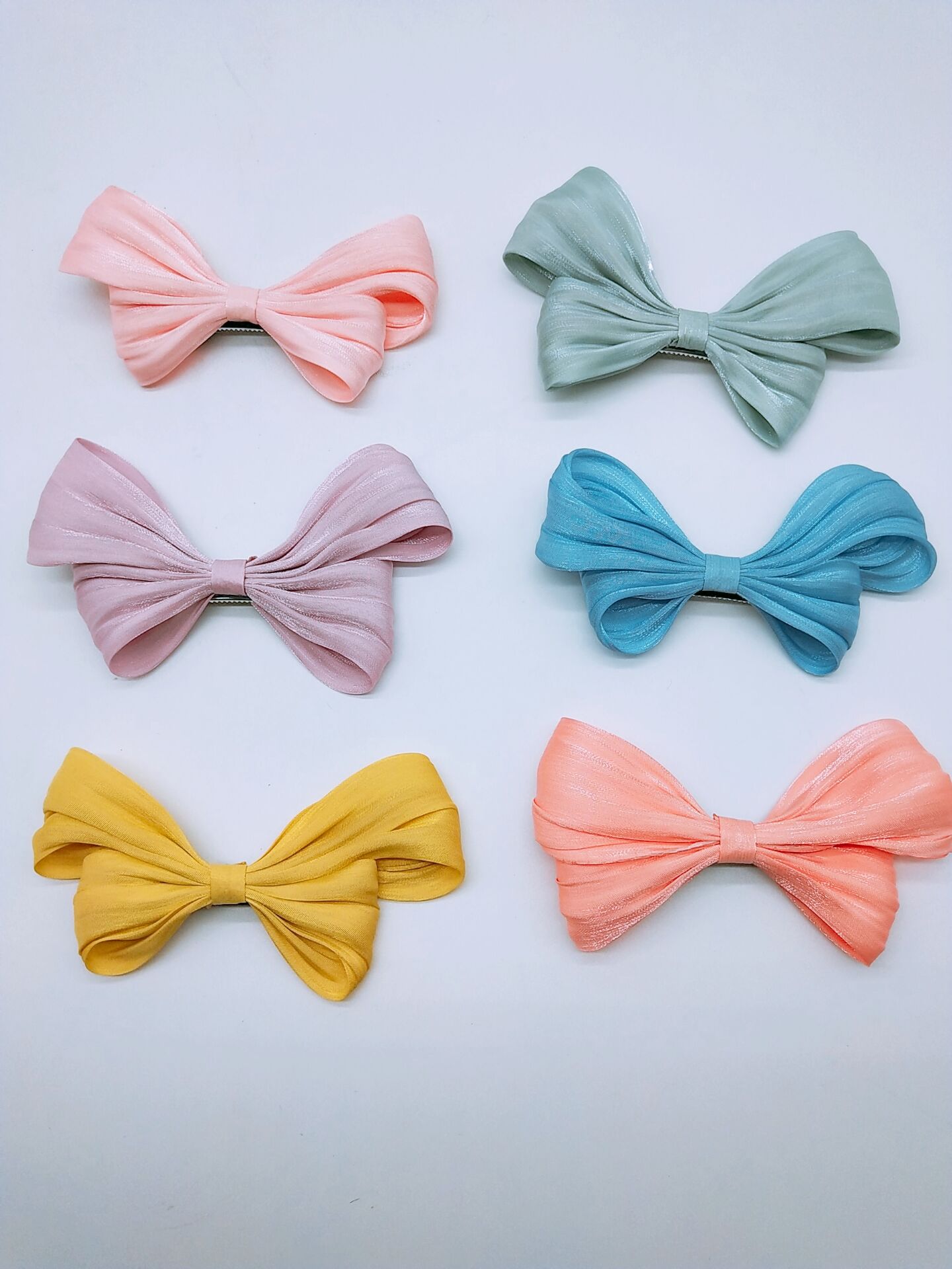 New Korean-style, fresh and trendy Japanese-style Korean college silk satin horizontal clip spring clip bow solid color hair clip details Picture