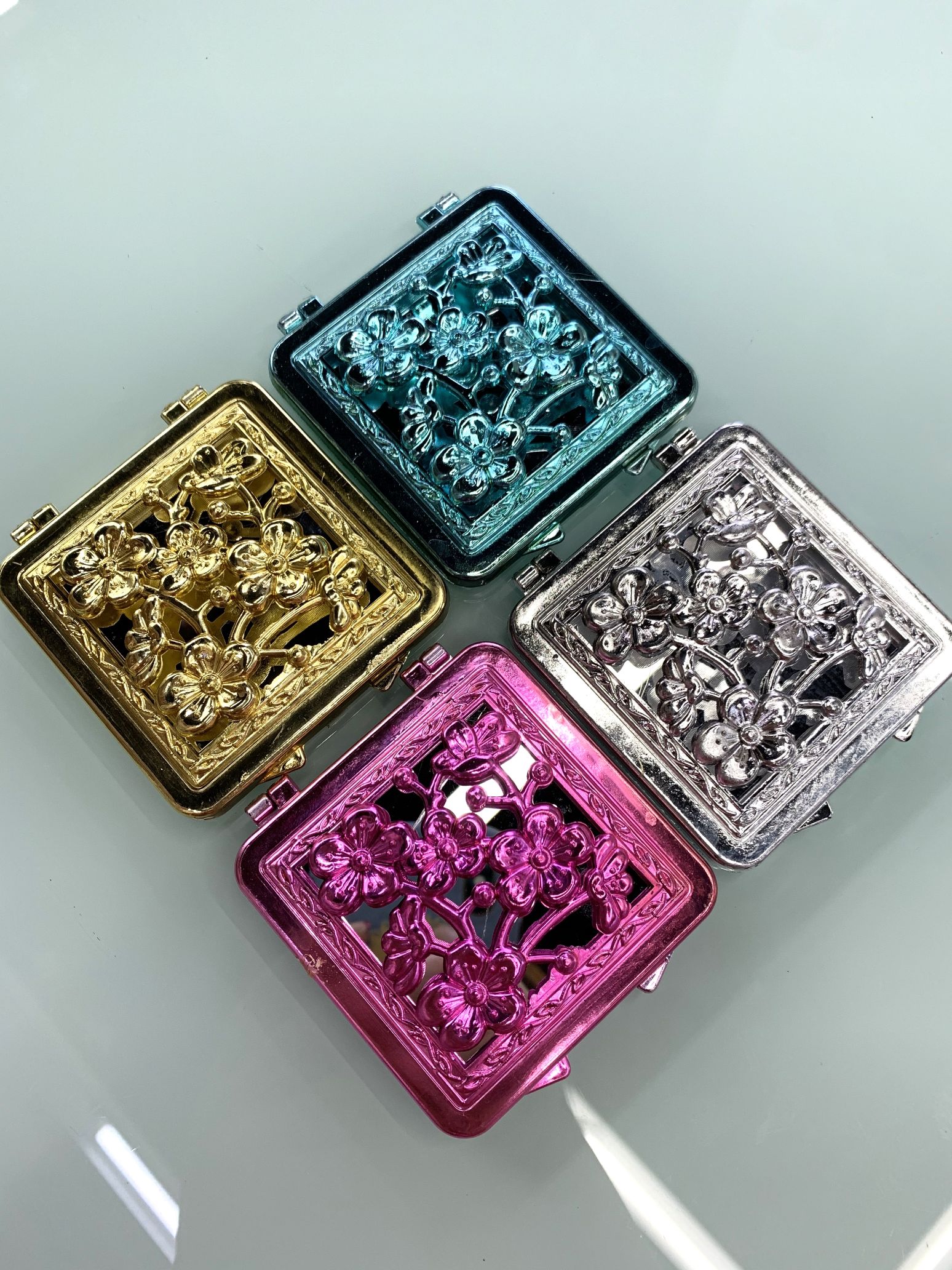Yiwu Selection electroplated small mirror hollow square double - sided mirror thumbnail