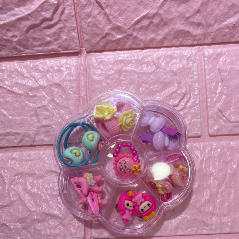 The children's plum blossom box set, ring, rubber band clip and ear clip series are cute, fashionable and warm Item Picture