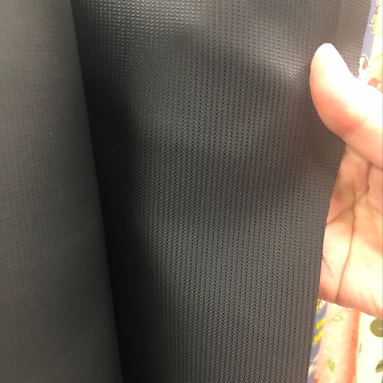 Factory direct sales of best-selling new pearl dot PVC high-elasticity bottom rubber bags, backpacks, school bags, fabric, leather, large stock of high, medium and low grade bags, sofa, shoe materials and fabrics Application Scenario