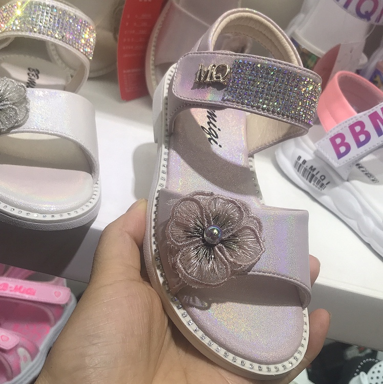 Women's shoes thumbnail