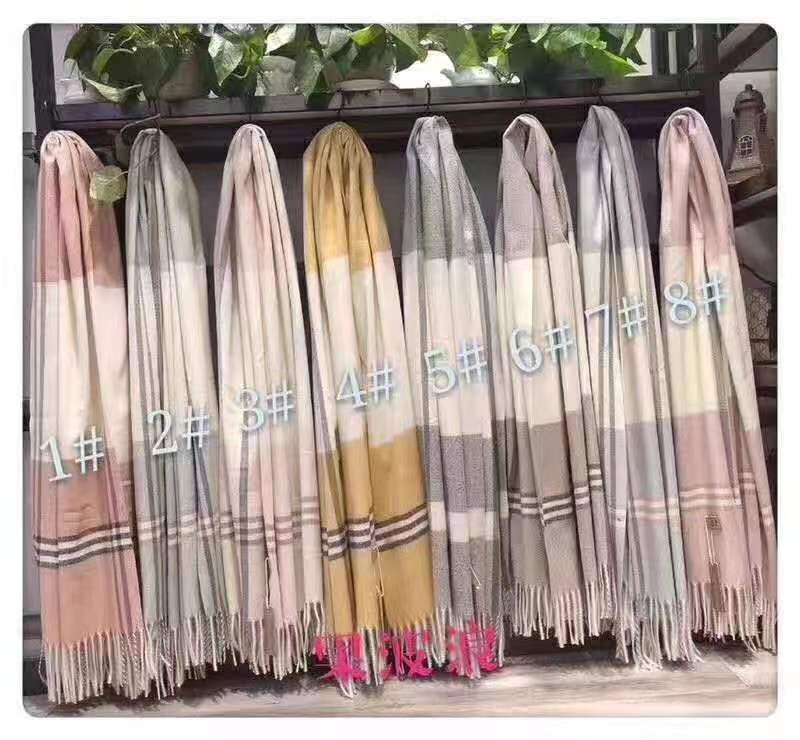 Gold scarf
Web celebrity trendy casual with the same check thumbnail