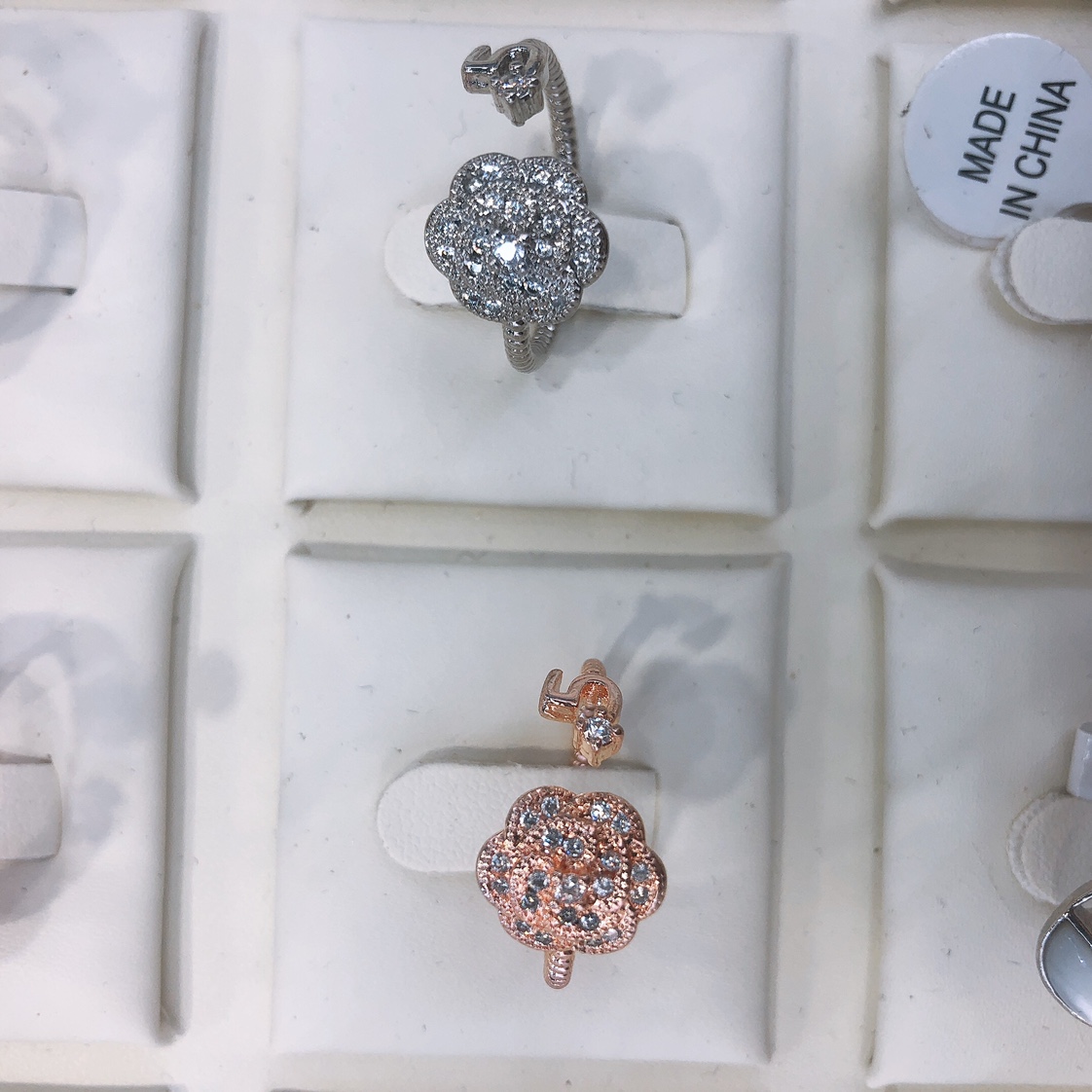 Zircon Open Ring Is Adjustable