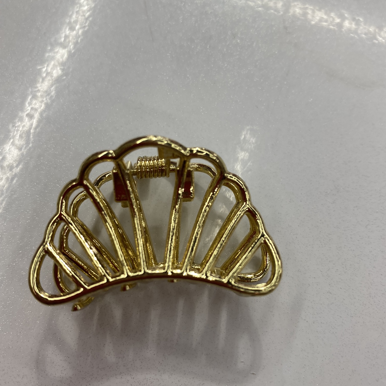 Oval claw thumbnail