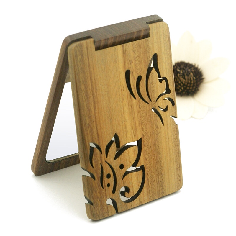 Natural green sandalwood mirrors in a retro style are randomly dispatched. The specific dimensions are shown in the video Item Picture