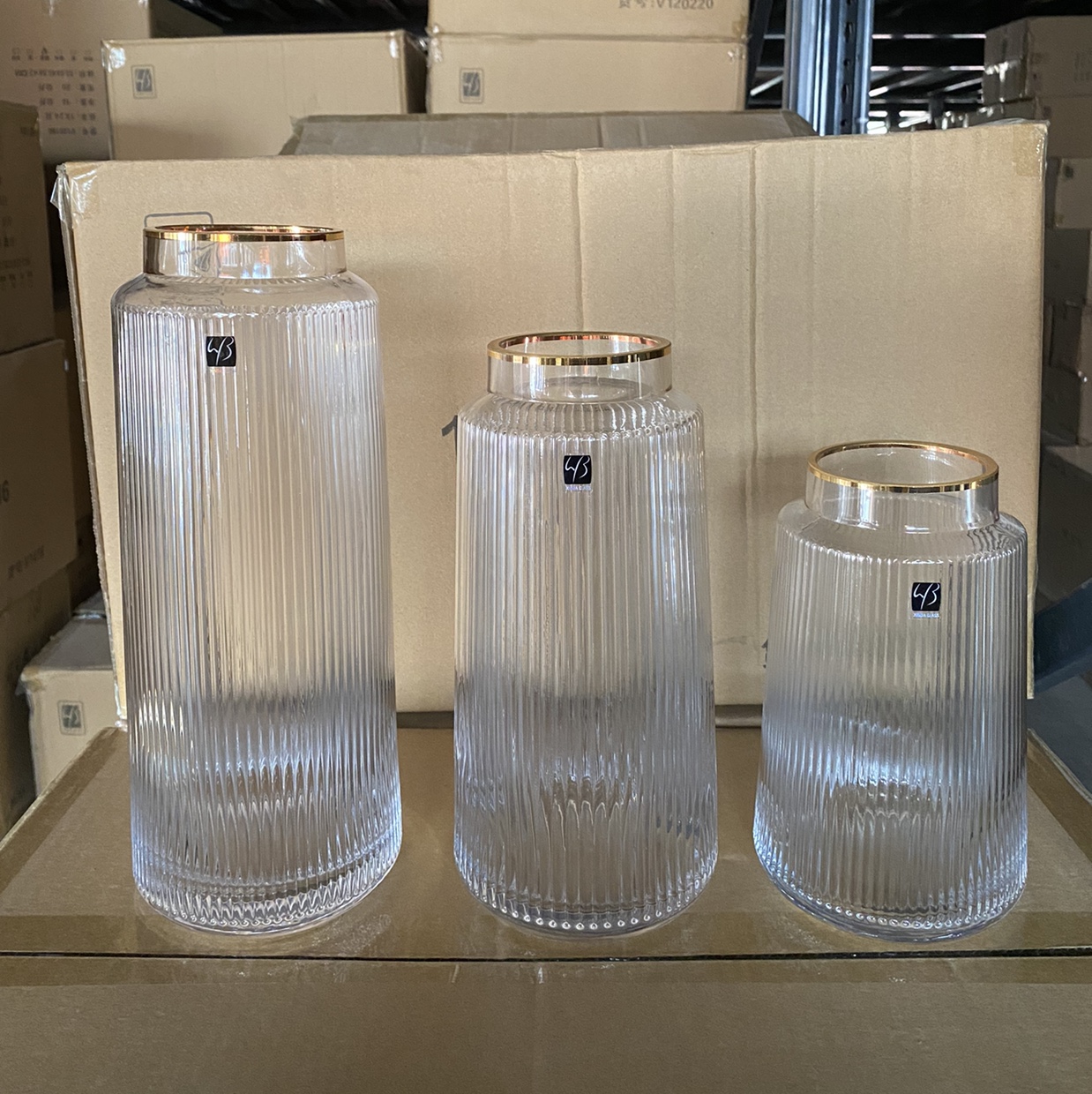 Nordic minimalist and light luxury style hand-painted vertical striped transparent glass vases, creative flower arrangement decorative items for living room model rooms, factory direct sales and wholesale details Picture