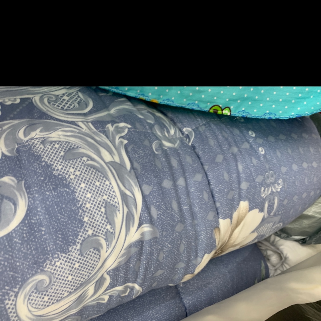 The quilt is cheaper. details Picture