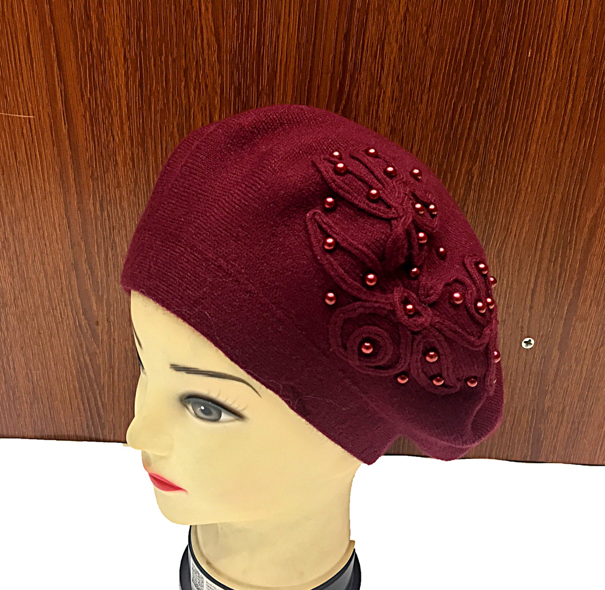 Sheepskin pearl handcrafted fashionable casual professional beret, New Year flat-brimmed hat, fisherman's hat, women's professional hat