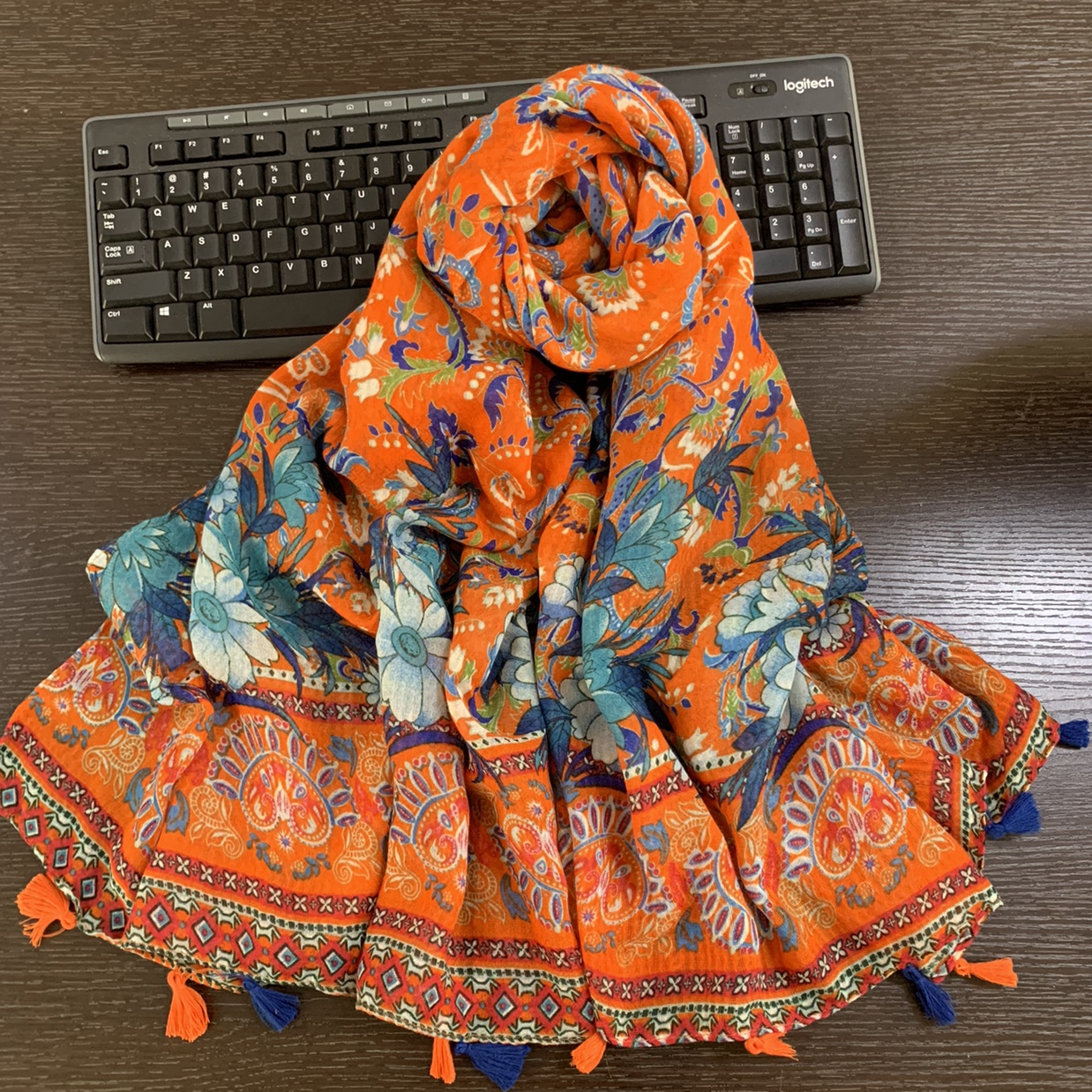 وشاح الذهب، خريف وشتاء عام 2020 Item Picture
