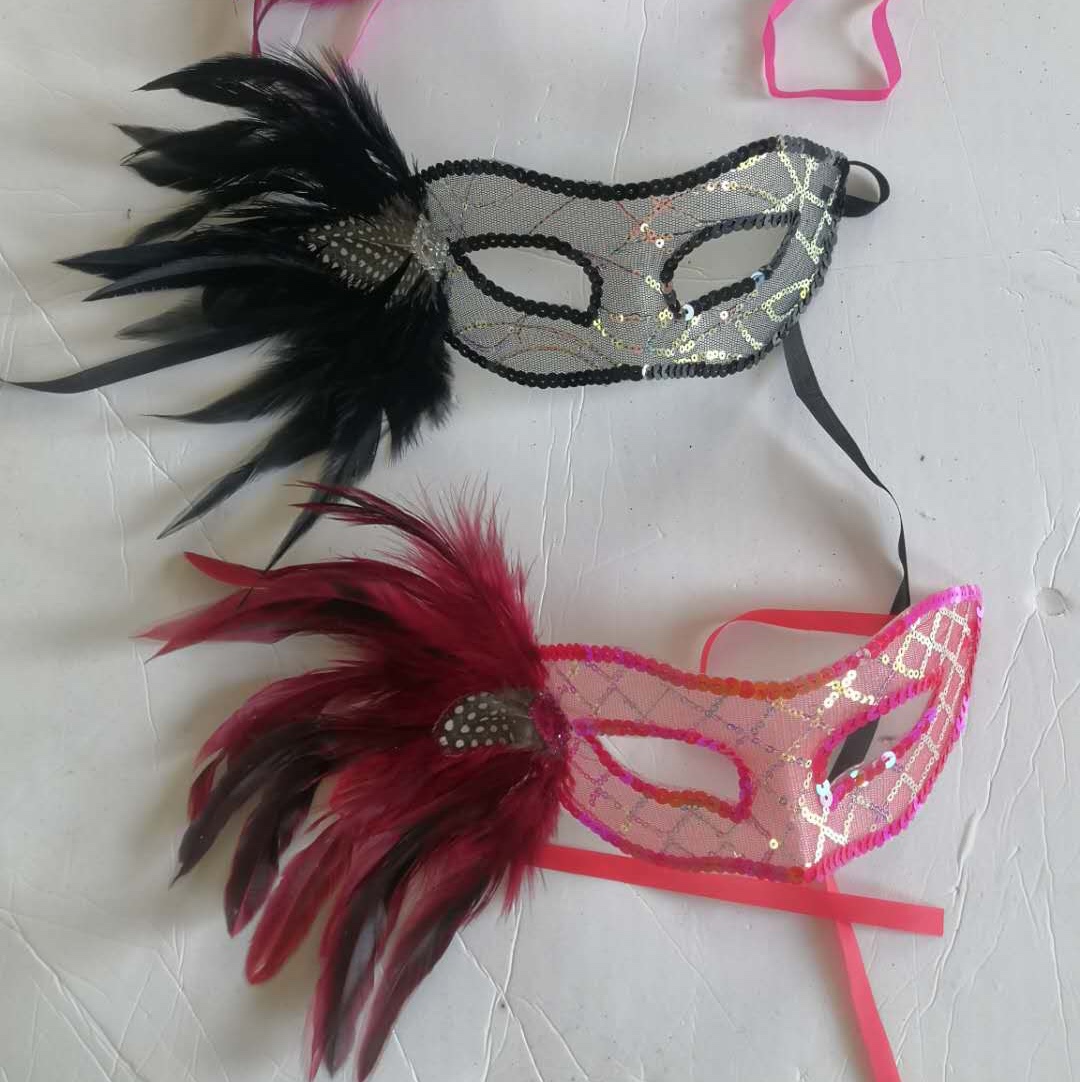 Wholesale of exquisite masks and party supplies for carnival balls