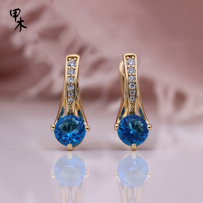 Custom-made and wholesale of exquisite rose gold earrings set with natural white round zircon from the manufacturer