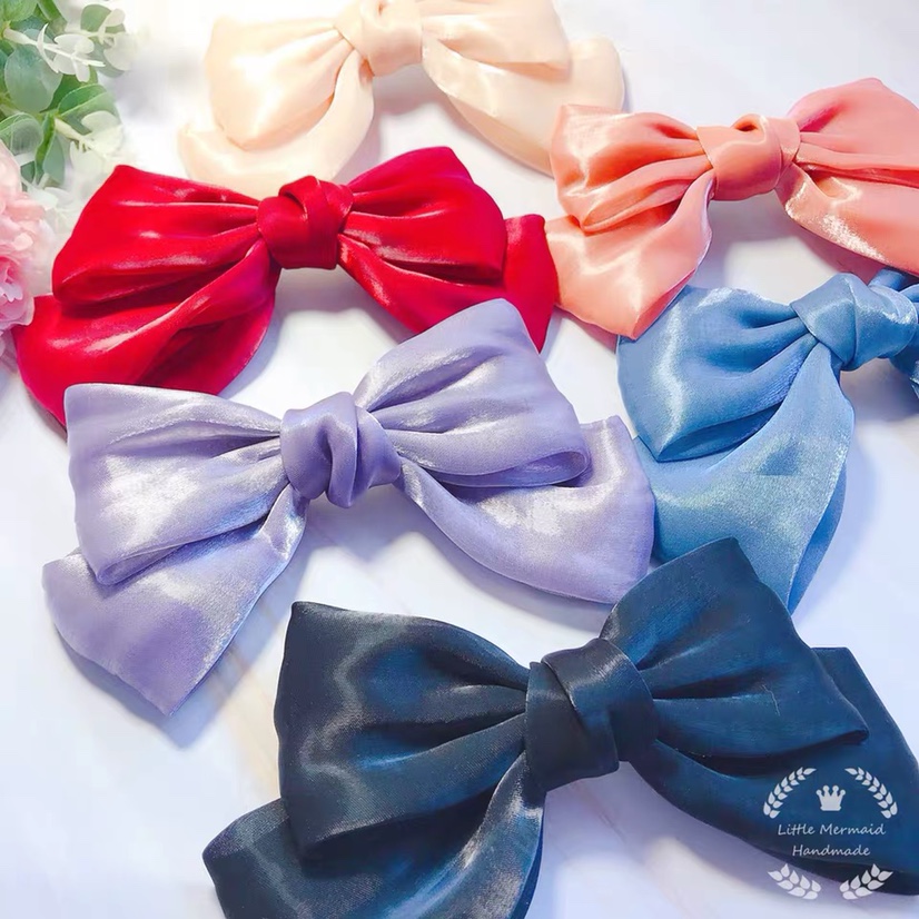 Head wear for fashionistas thumbnail