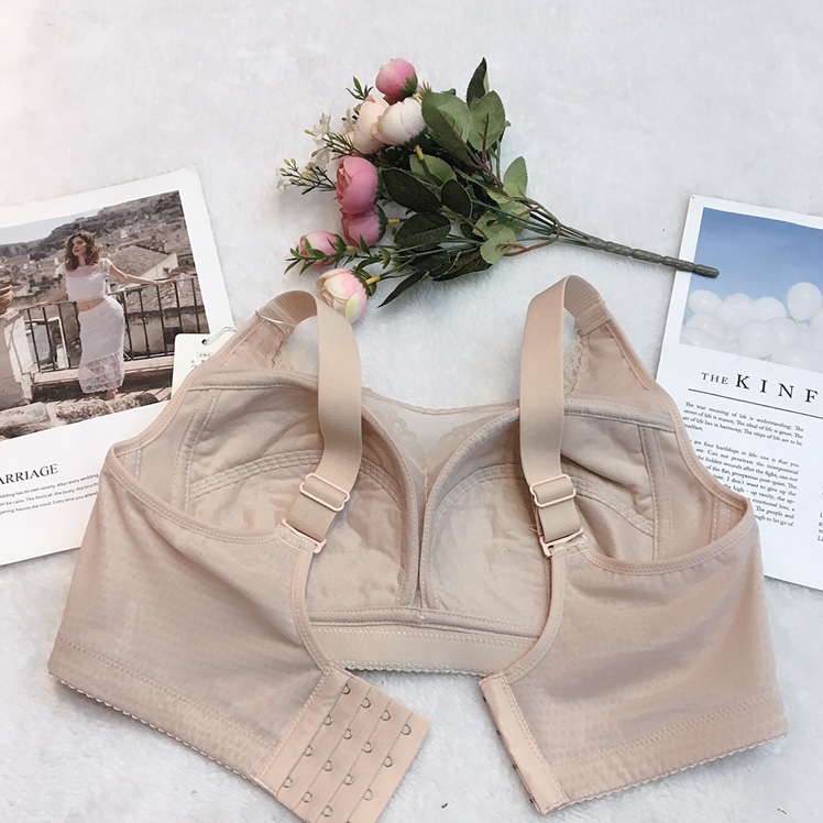 208: Oversized Bra details Picture