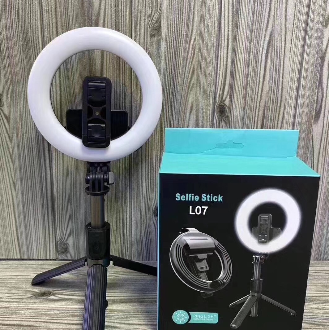 Mobile phone selfie live beauty stand thumbnail