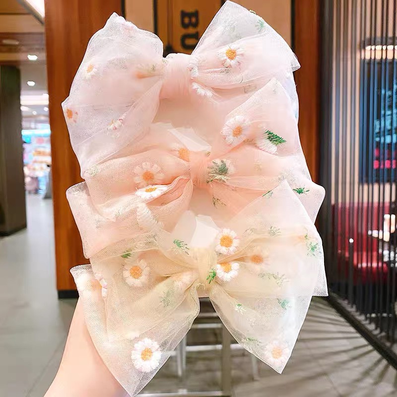 A little ruffle bow that goes with everything thumbnail