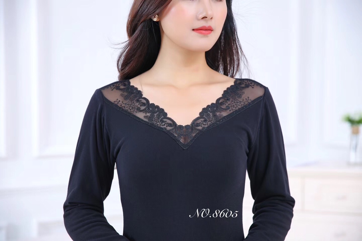 Seamless insulated singlet full figure