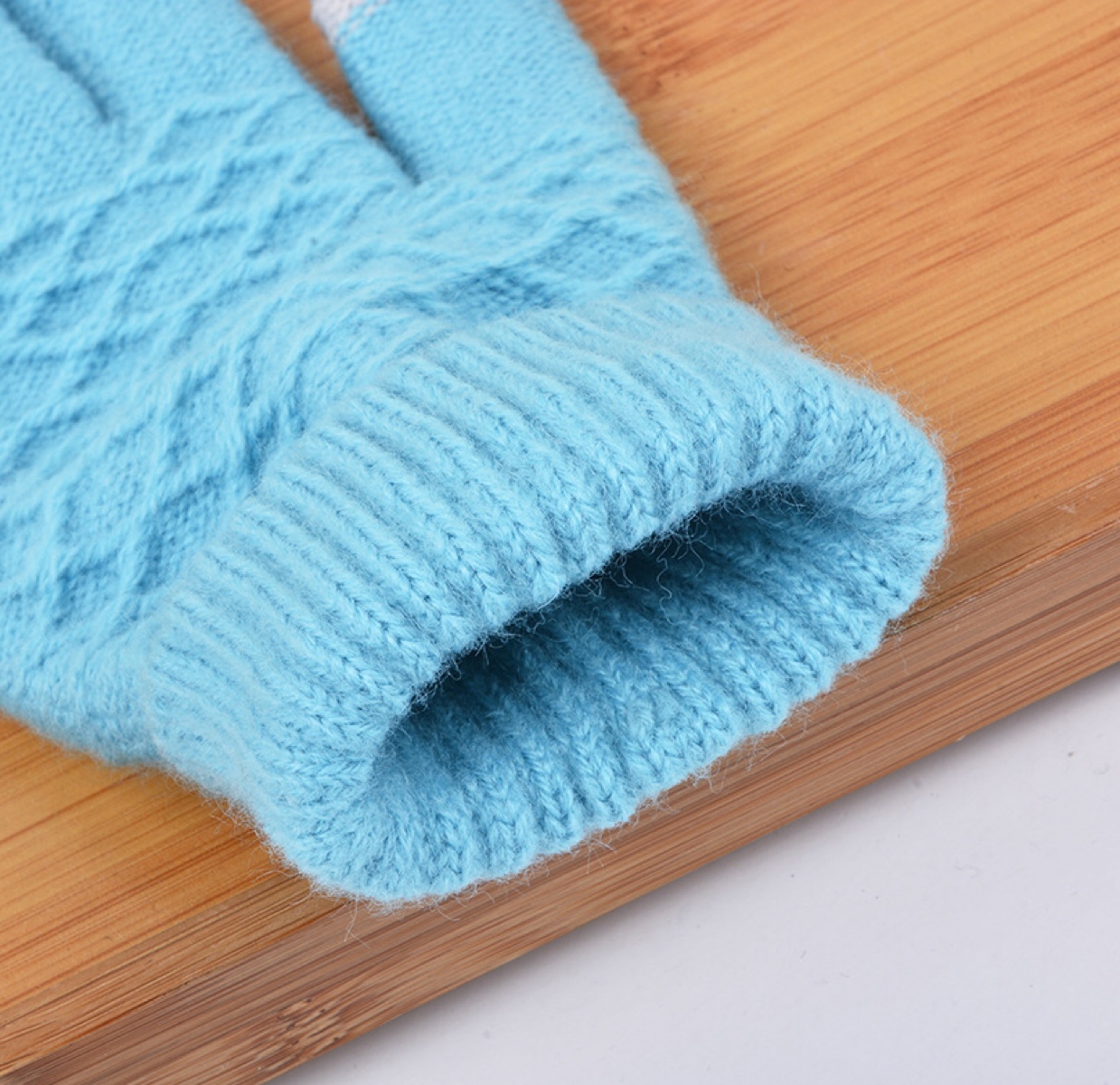 Korean version student jacquard gloves, diamond-shaped checkered flap gloves, women's winter touch screen five-finger adult knitted woolen fleece thickened warm gloves undefined