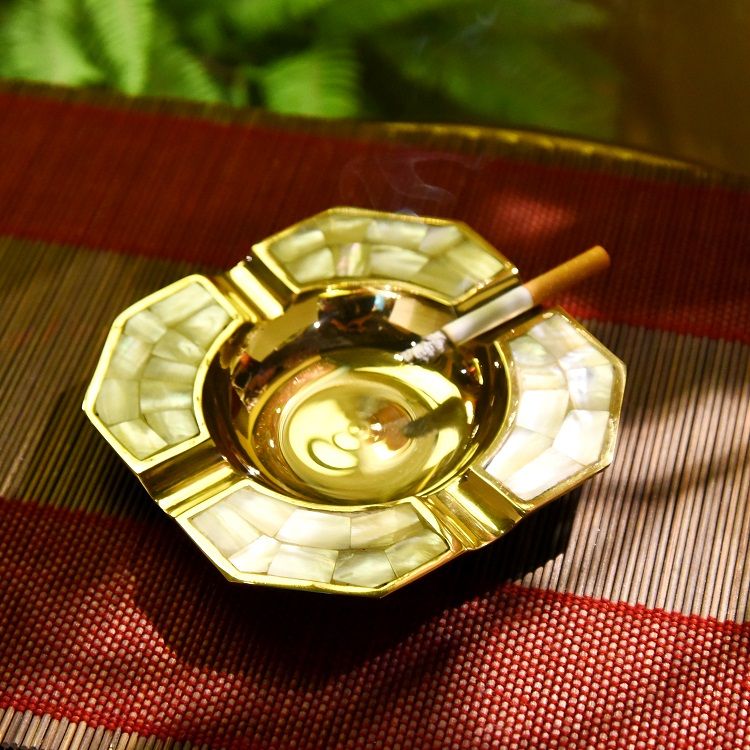 黄铜嵌贝壳方形烟缸创意全铜家居客厅烟灰缸纯铜烟灰缸小号详情图1
