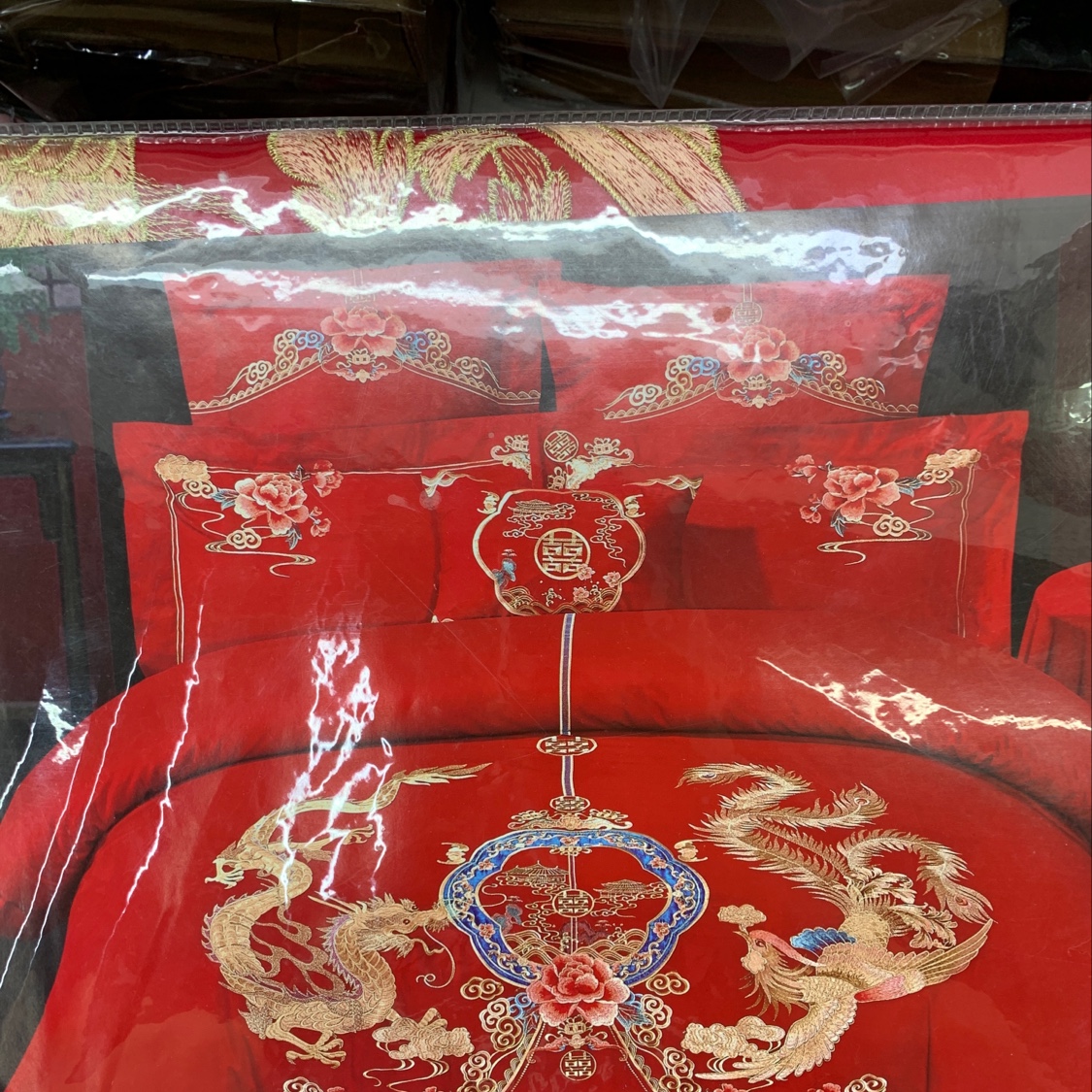 Big Red Wedding Four-piece set
