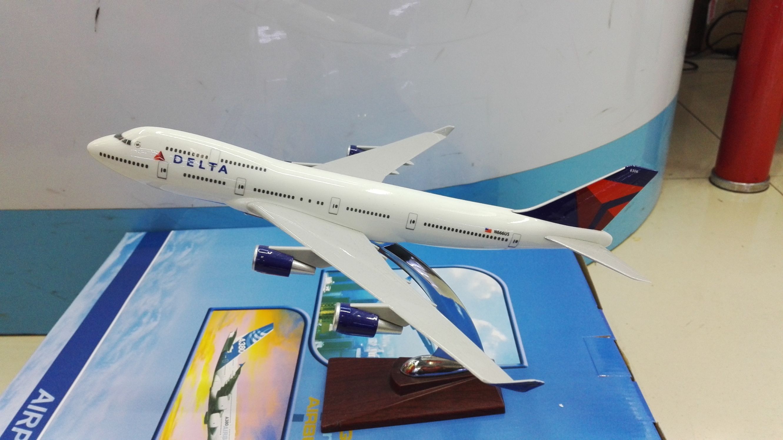 飞机模型（美国达美航空B747-400飞机）仿真飞机合成树脂飞机模型