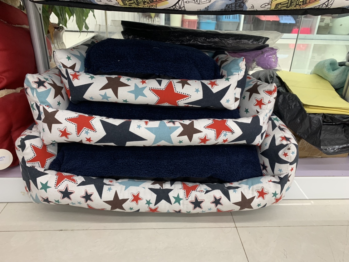Colorful five-pointed star printed pet bed