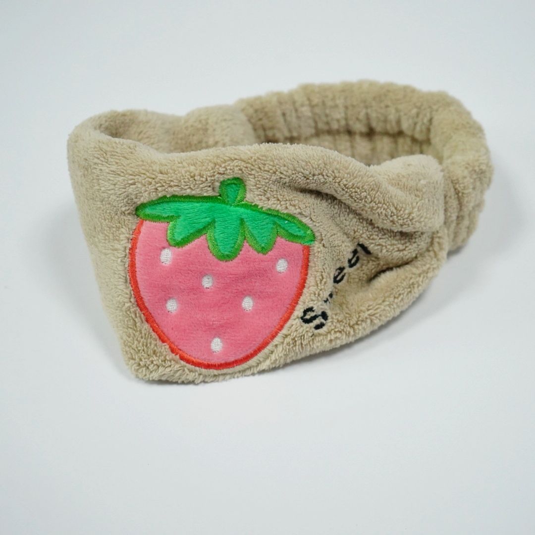Yuhan Jewelry New Korean Version Lovely Embroidery Strawberry Face Hair Band Makeup Mask Hair Band